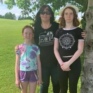 Meet your Posher, April